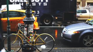 雨の日でも自転車通勤をする注意点と対策