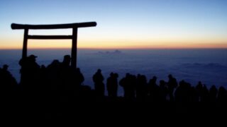 富士山で登山するなら服装は大事！